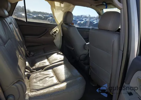 2007 Toyota Sequoia Sr5 V8 z USA, uszkodzony, nr VIN 5TDZT34A07S297250